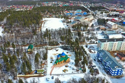 Храм Успения Божией Матери, освящённый в 2014, п.Таксимо